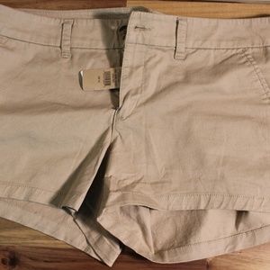 NWT AEO khaki shorts 14
